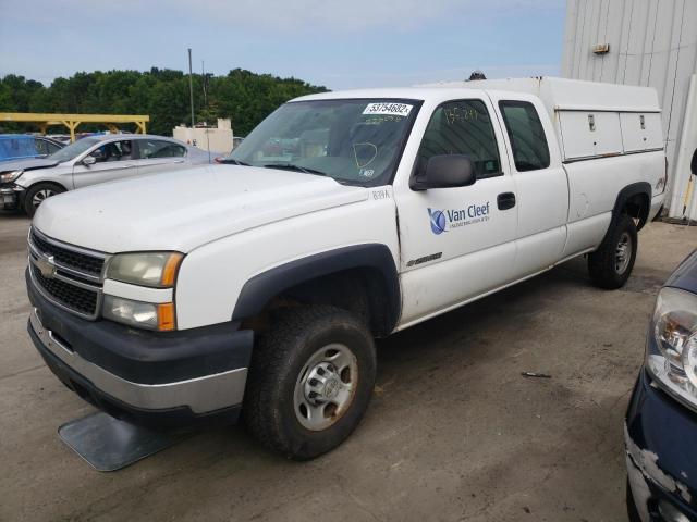Photo 2 from auction – 2006 CHEVROLET SILVERADO with VIN 1GCHK29U56E228036