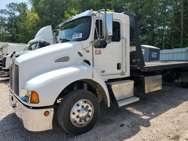 Photo 9 from auction – 2003 KENWORTH CONSTRUCTI with VIN 2NKMHD6H03M896935