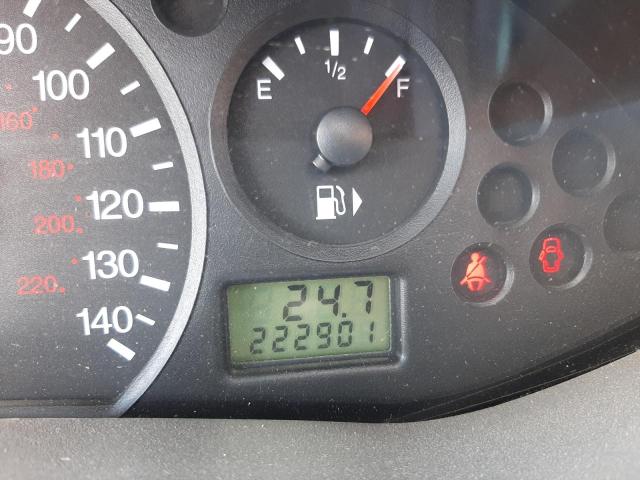 Photo 8 from auction – 2005 FORD FOCUS ZX4 with VIN 1FAFP34N75W102001