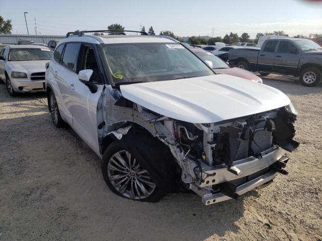 TOYOTA HIGHLANDER 2022 with VIN 5TDFZRBH2NS182411 - Photo from auction