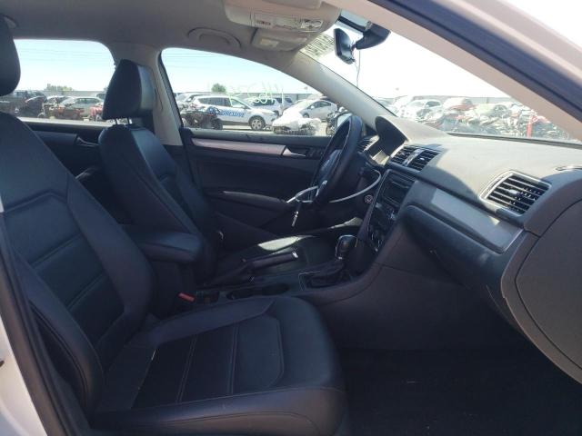 Photo 5 from auction – 2015 VOLKSWAGEN PASSAT S with VIN 1VWAT7A30FC039415