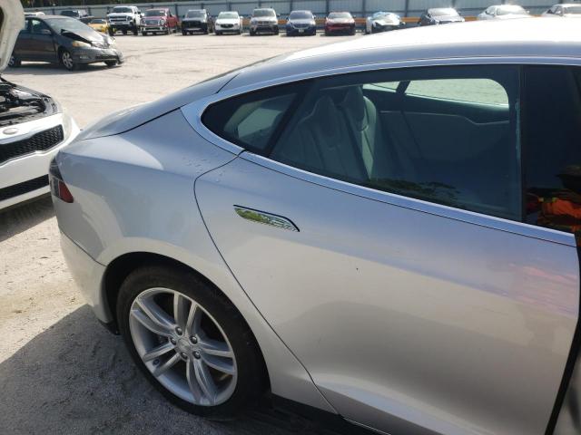Photo 9 from auction – 2014 TESLA MODEL S with VIN 5YJSA1S11EFP47908