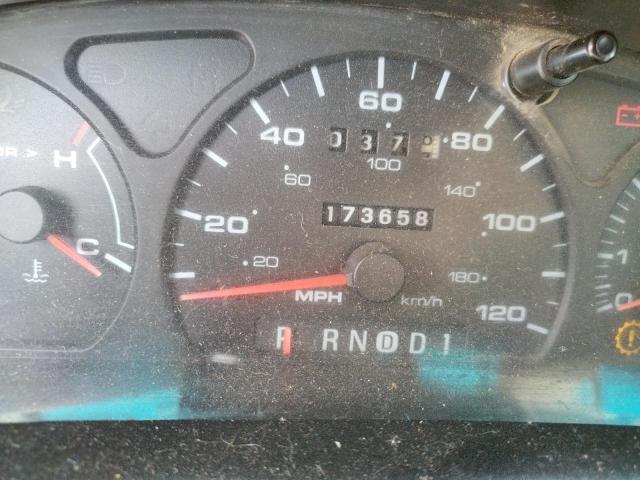 Photo 8 from auction – 2001 FORD TAURUS LX with VIN 1FAFP52221G222670