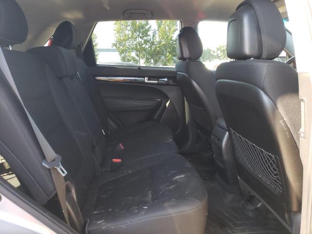 Photo 6 from auction – 2015 KIA SORENTO LX with VIN 5XYKTCA67FG601364