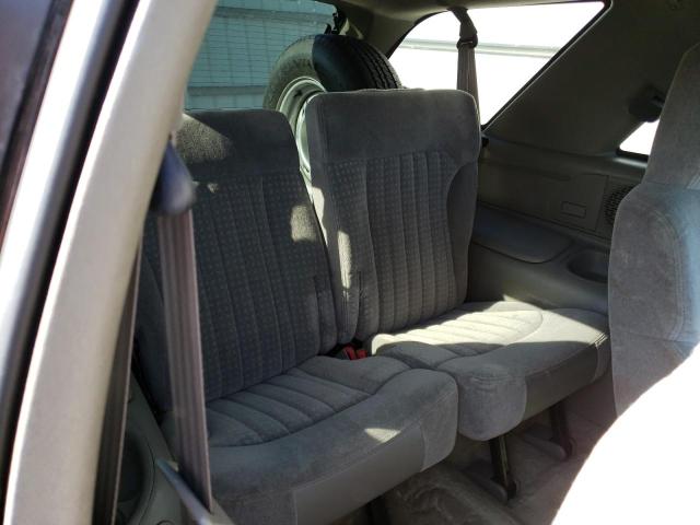 Photo 6 from auction – 2001 CHEVROLET BLAZER with VIN 1GNCS18W31K208781
