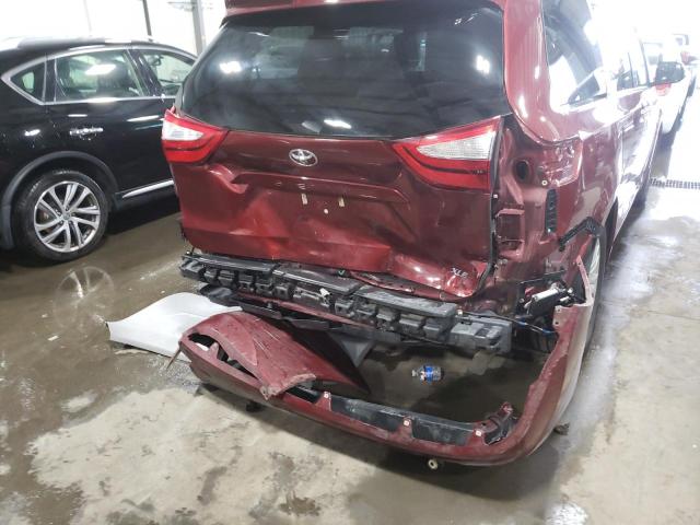 Photo 9 from auction – 2017 TOYOTA SIENNA XLE with VIN 5TDYZ3DC6HS783574