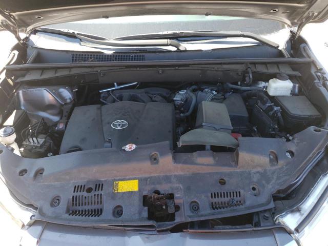 Photo 7 from auction – 2017 TOYOTA HIGHLANDER with VIN 5TDJZRFHXHS521120