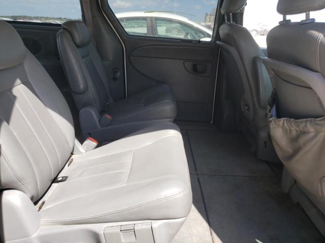 Photo 6 from auction – 2005 CHRYSLER TOWN & COU with VIN 2C4GP54L65R119440