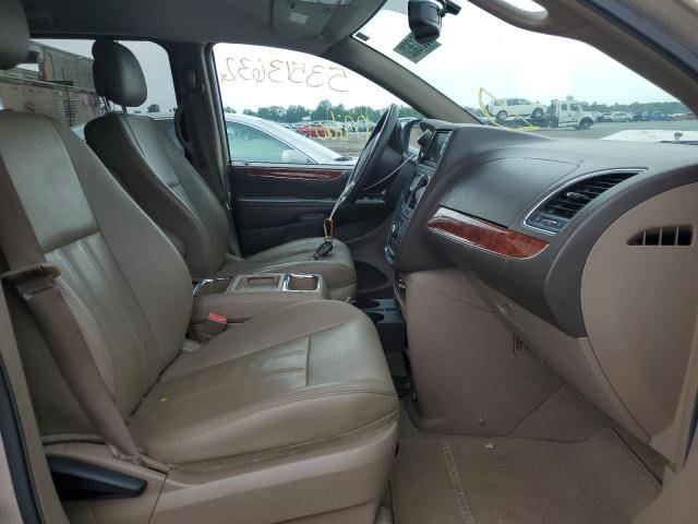 Photo 5 from auction – 2016 CHRYSLER TOWN & COU with VIN 2C4RC1BG9GR156164