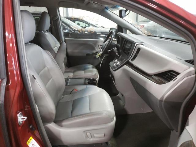 Photo 5 from auction – 2017 TOYOTA SIENNA XLE with VIN 5TDYZ3DC6HS783574