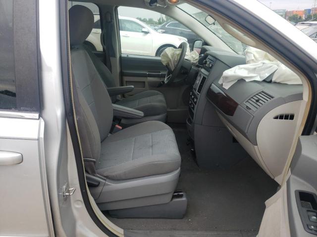 Photo 5 from auction – 2010 CHRYSLER TOWN & COU with VIN 2A4RR4DE5AR206202