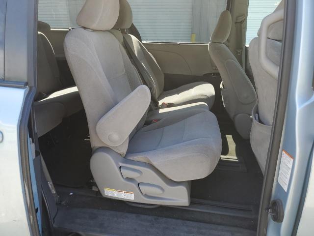 Photo 6 from auction – 2017 TOYOTA SIENNA LE with VIN 5TDKZ3DC7HS895094