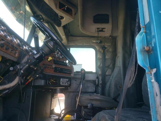Photo 5 from auction – 2001 FREIGHTLINER CONVENTION with VIN 1FUJAPCG91PH21733
