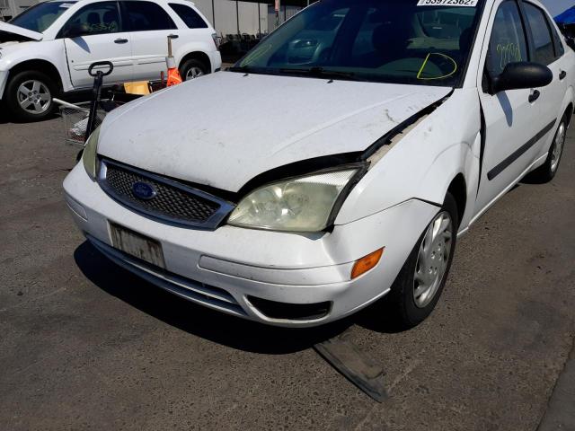 Photo 9 from auction – 2005 FORD FOCUS ZX4 with VIN 1FAFP34N75W102001