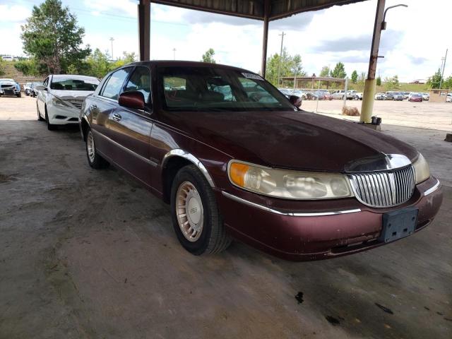 LINCOLN TOWN CAR E 2001 with VIN 1LNHM81W61Y608810 - Photo from auction