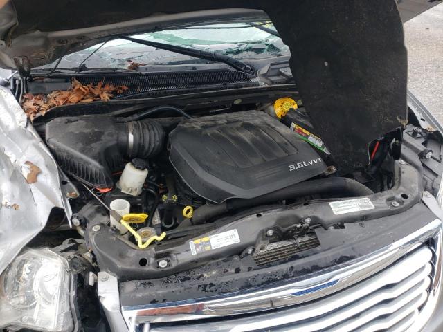 Photo 7 from auction – 2015 CHRYSLER TOWN & COU with VIN 2C4RC1CG0FR572715