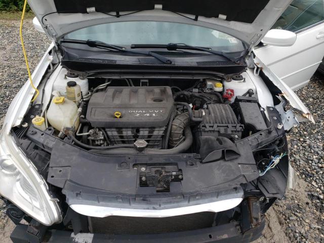 Photo 7 from auction – 2011 CHRYSLER 200 with VIN 1C3BC2EB1BN585588