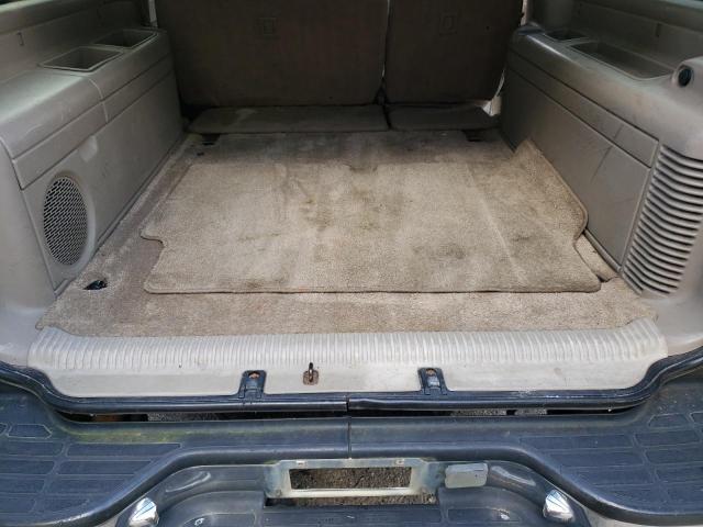 Photo 9 from auction – 2001 CHEVROLET SUBURBAN K with VIN 3GNFK16T81G225542