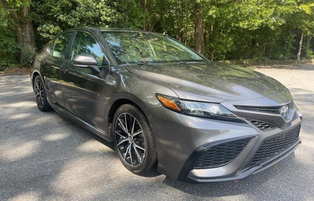 TOYOTA CAMRY SE 2021 with VIN 4T1G31AK2MU556946 - Photo from auction