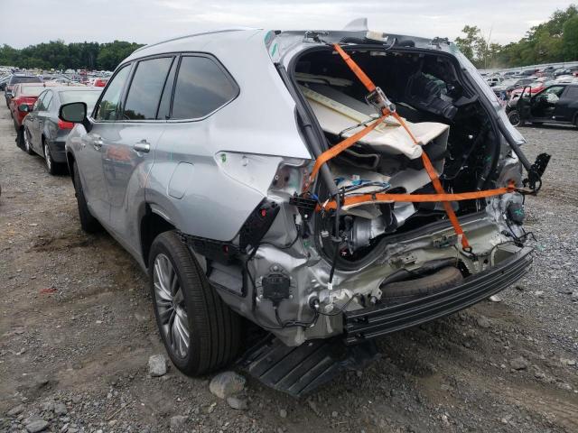 Photo 3 from auction – 2021 TOYOTA HIGHLANDER with VIN 5TDEBRCH8MS037774