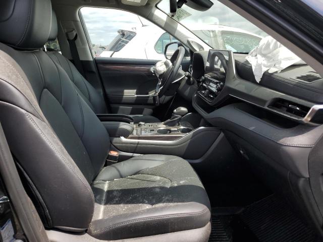 Photo 5 from auction – 2021 TOYOTA HIGHLANDER with VIN 5TDDZRBHXMS141319