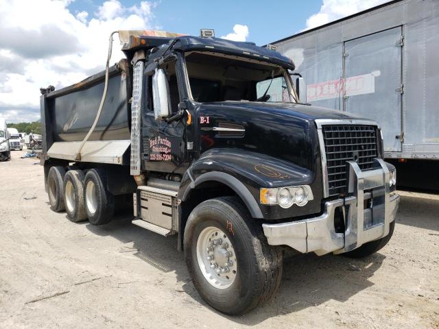 VOLVO VHD 2018 with VIN 4V5KC9EHXJN997600 - Photo from auction