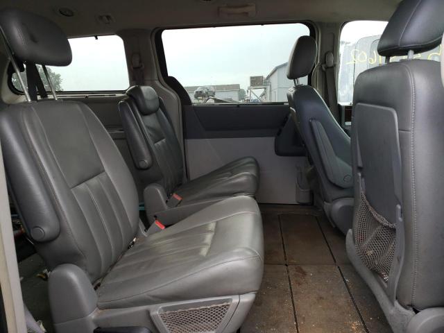 Photo 6 from auction – 2010 CHRYSLER TOWN & COU with VIN 2A4RR5D18AR178401
