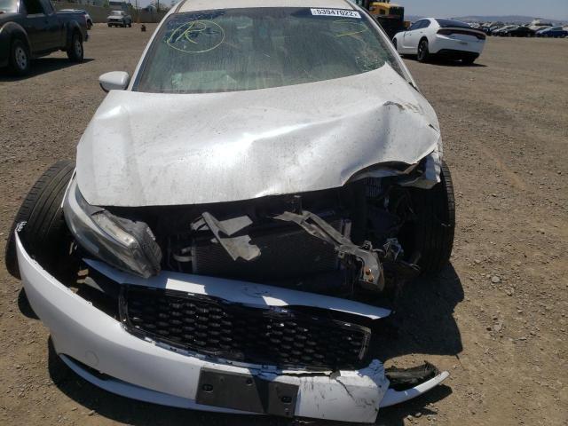 Photo 9 from auction – 2017 KIA FORTE LX with VIN 3KPFL4A70HE007229