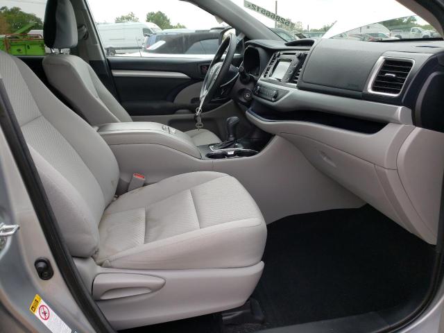Photo 5 from auction – 2018 TOYOTA HIGHLANDER with VIN 5TDBZRFH3JS814948