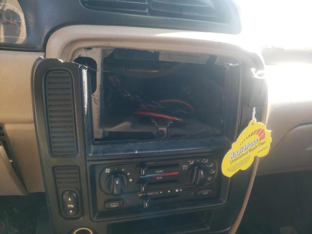 Photo 9 from auction – 2002 FORD WINDSTAR S with VIN 2FMZA52402BB66310