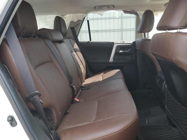 Photo 6 from auction – 2019 TOYOTA 4RUNNER SR with VIN JTEBU5JR9K5700219