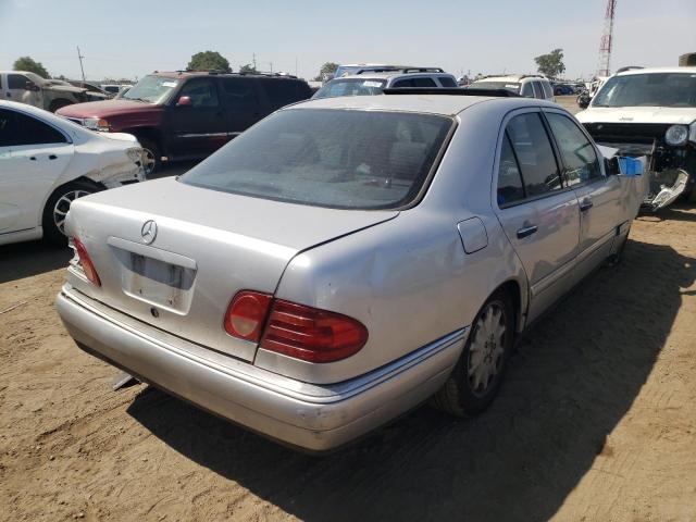 Photo 4 from auction – 1999 MERCEDES-BENZ E 320 with VIN WDBJF65H1XA728465