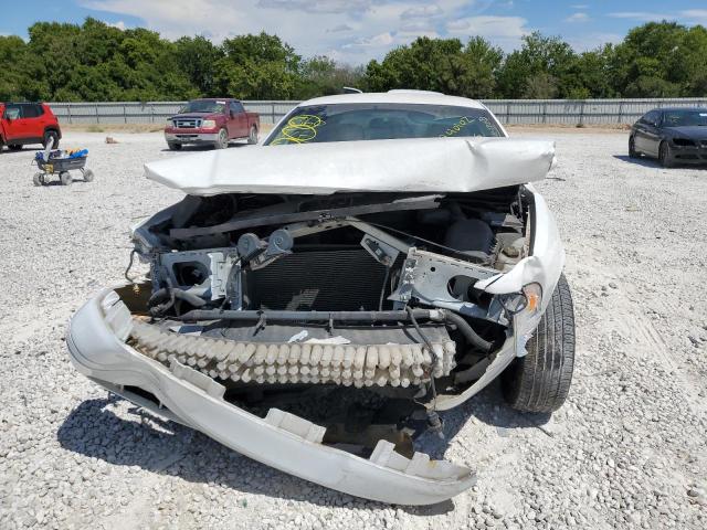Photo 9 from auction – 2011 FORD CROWN VICT with VIN 2FABP7EV5BX145918