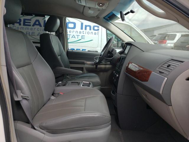 Photo 5 from auction – 2008 CHRYSLER TOWN & COU with VIN 2A8HR54P88R138604