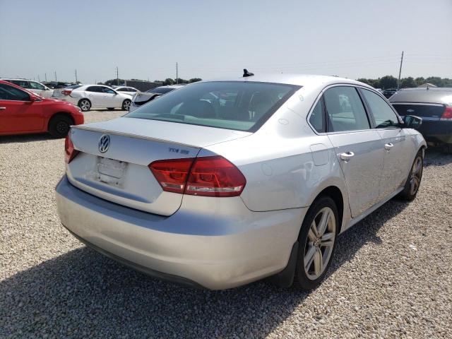 Photo 4 from auction – 2015 VOLKSWAGEN PASSAT SE with VIN 1VWBV7A30FC059713