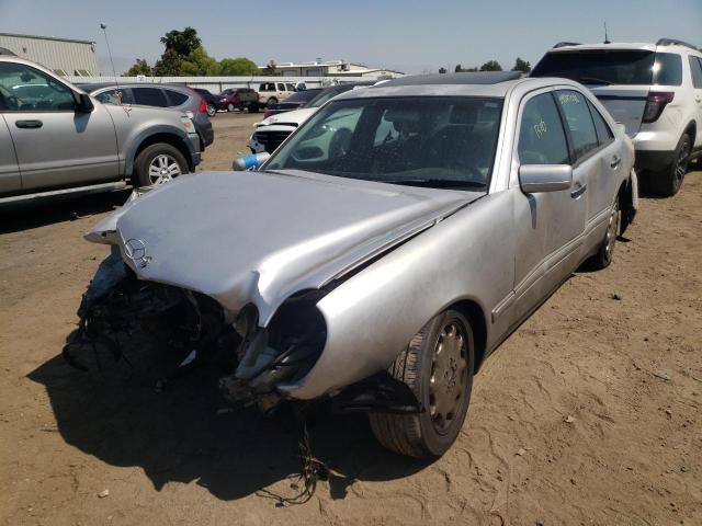 Photo 2 from auction – 1999 MERCEDES-BENZ E 320 with VIN WDBJF65H1XA728465