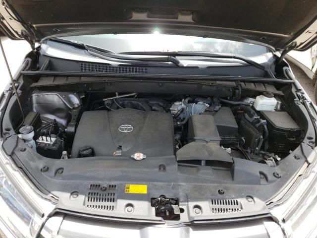 Photo 7 from auction – 2019 TOYOTA HIGHLANDER with VIN 5TDYZRFH4KS339676