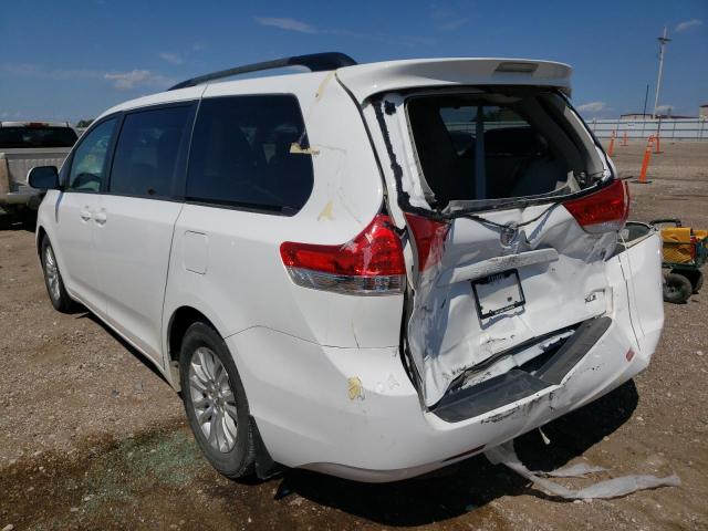 Photo 3 from auction – 2013 TOYOTA SIENNA XLE with VIN 5TDYK3DC3DS363401