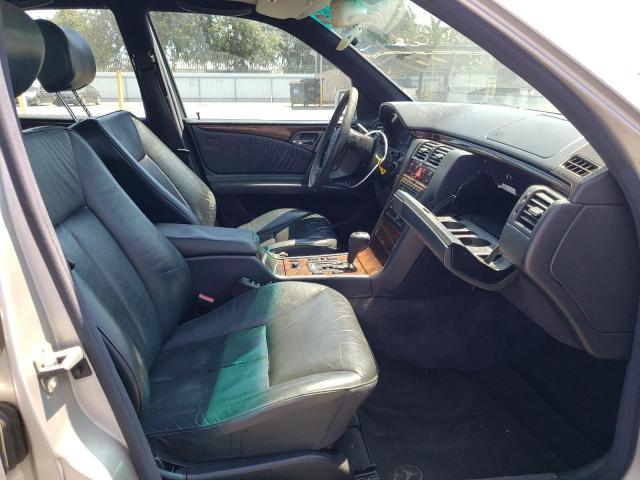 Photo 5 from auction – 1997 MERCEDES-BENZ E 320 with VIN WDBJF55F5VA418244