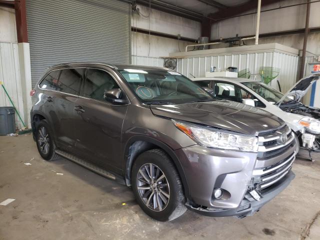 TOYOTA HIGHLANDER 2018 with VIN 5TDKZRFH9JS544964 - Photo from auction