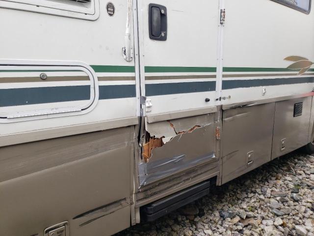Photo 10 from auction – 2001 WORKHORSE CUSTOM CHASSIS MOTORHOME with VIN 5B4LP57G613334323