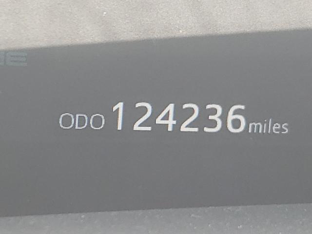 Photo 8 from auction – 2017 TOYOTA PRIUS PRIM with VIN JTDKARFP4H3067290