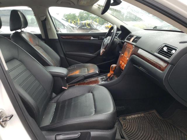 Photo 5 from auction – 2012 VOLKSWAGEN PASSAT SEL with VIN 1VWCP7A31CC023524