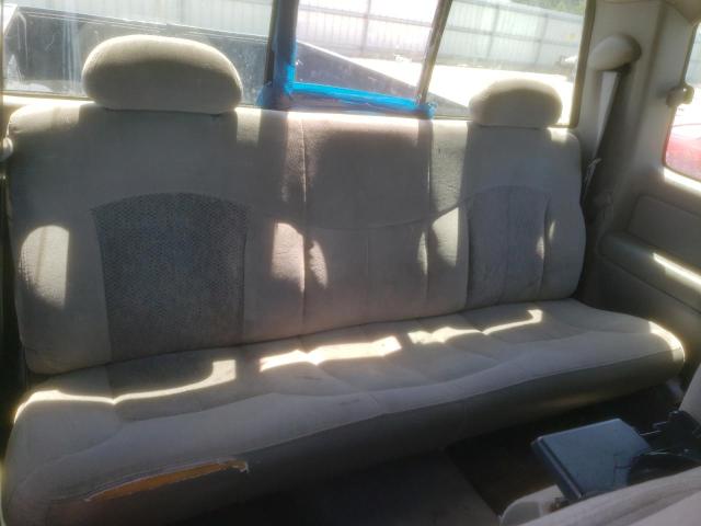 Photo 6 from auction – 2000 CHEVROLET SILVERADO with VIN 1GCGK29U6YE148422