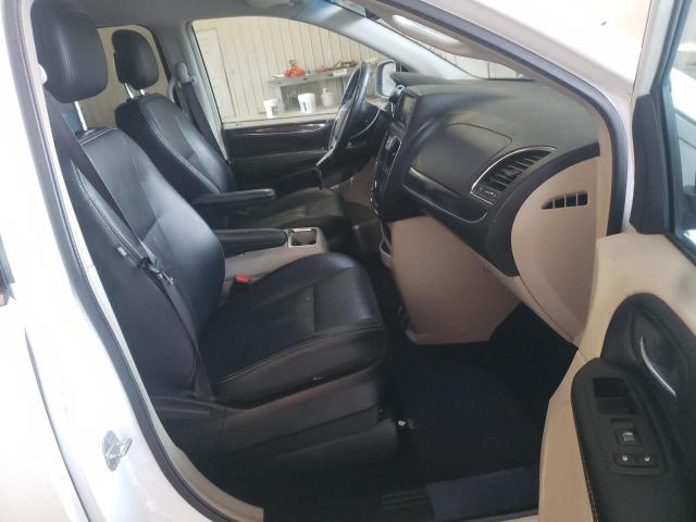 Photo 5 from auction – 2016 CHRYSLER TOWN & COU with VIN 2C4RC1BG5GR112274