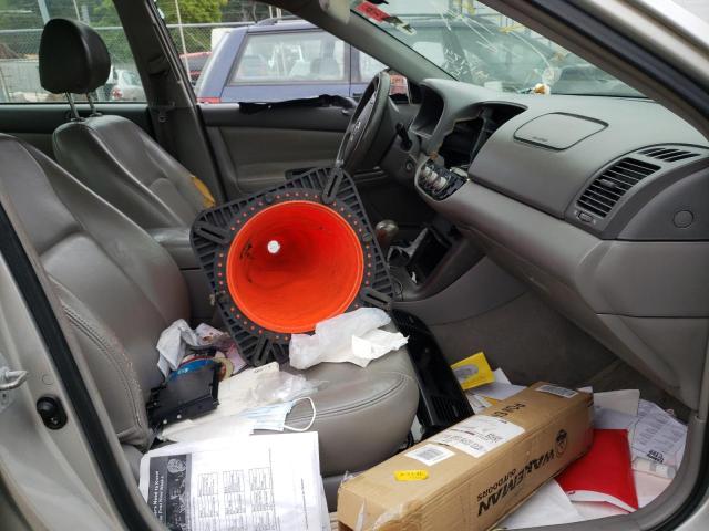 Photo 5 from auction – 2005 TOYOTA CAMRY LE with VIN 4T1BE32K85U974301