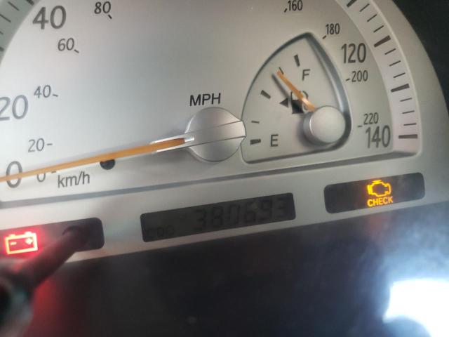 Photo 8 from auction – 2004 TOYOTA CAMRY LE with VIN JTDBE32K940272255