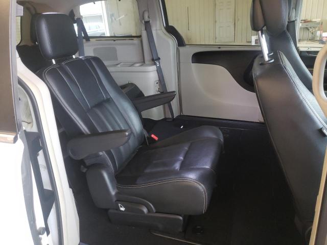 Photo 6 from auction – 2016 CHRYSLER TOWN & COU with VIN 2C4RC1BG5GR112274