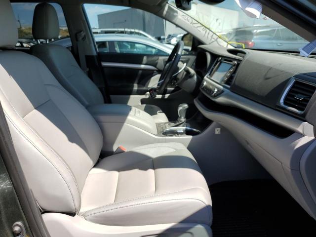 Photo 5 from auction – 2019 TOYOTA HIGHLANDER with VIN 5TDJZRFH3KS702115