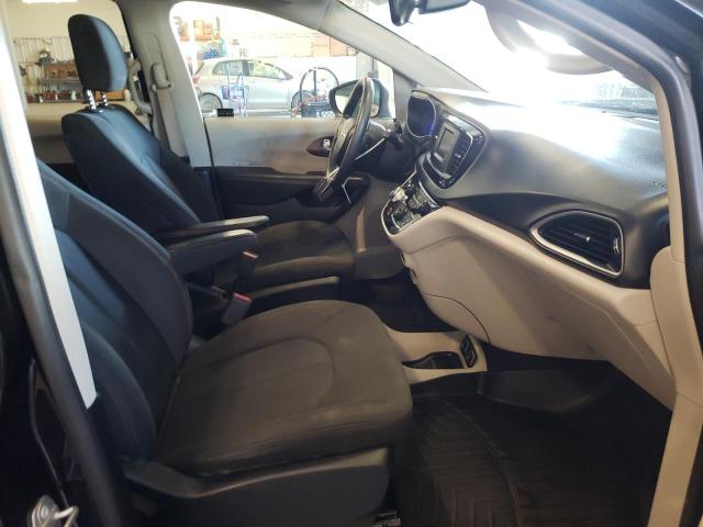 Photo 5 from auction – 2017 CHRYSLER PACIFICA T with VIN 2C4RC1DGXHR620870